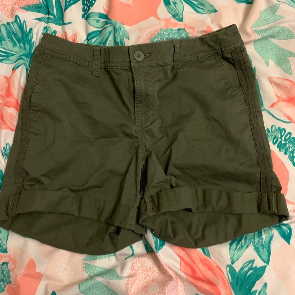 Mid thigh shorts